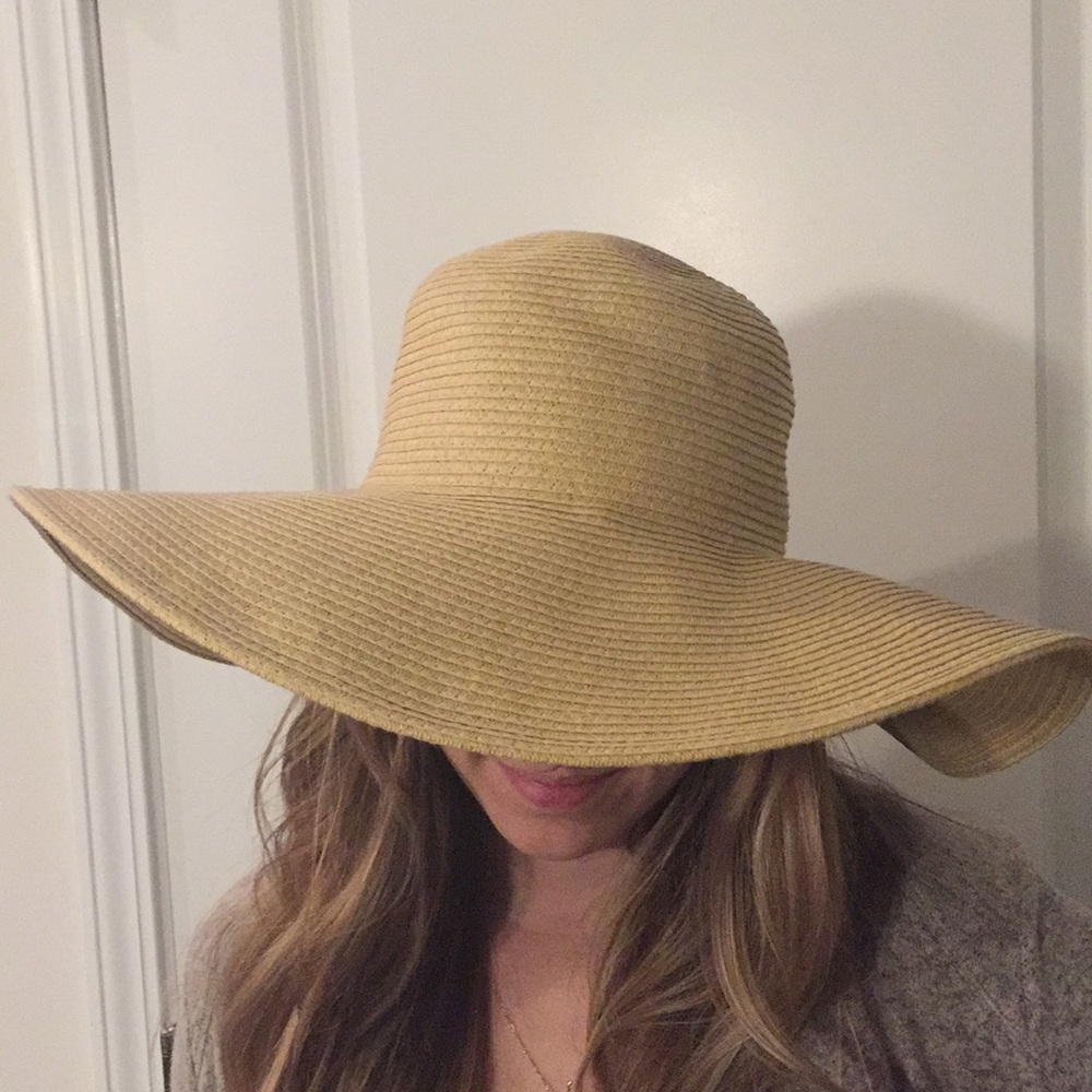 Floppy hat